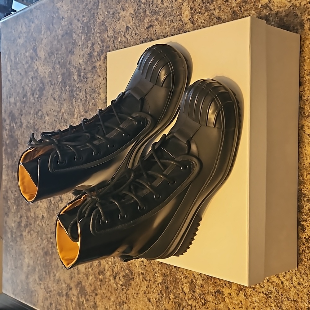 💫HOST PICK💫 NWT Maison Margiela Black Combat Boots 41EU (8US)